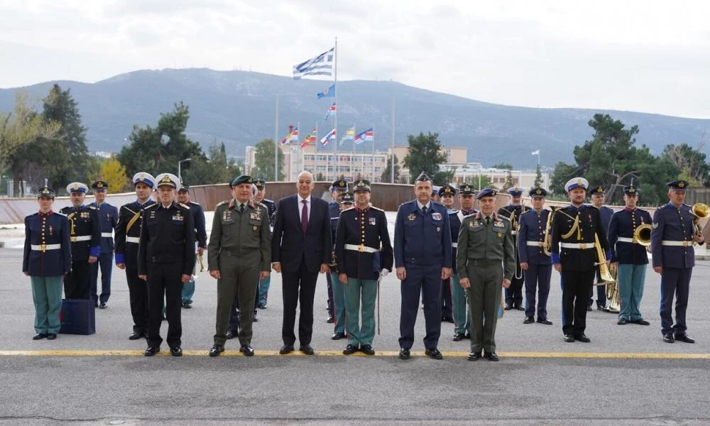 Στην ακριτική Σύμη τα Χριστούγεννα ο Ν. Δένδιας - Τα κάλαντα από τις Ένοπλες Δυνάμεις (Βίντεο)